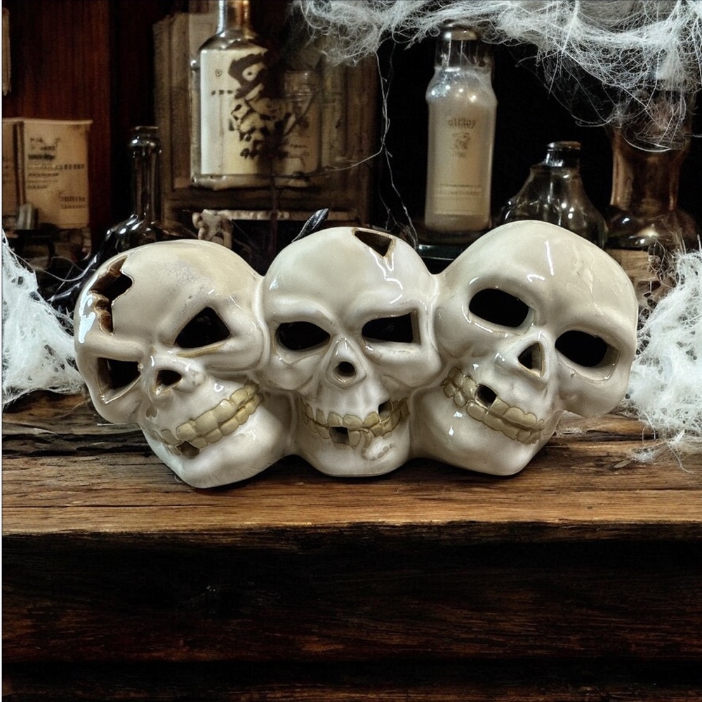 Y2K Ceramic Skull Trio Decor Off White